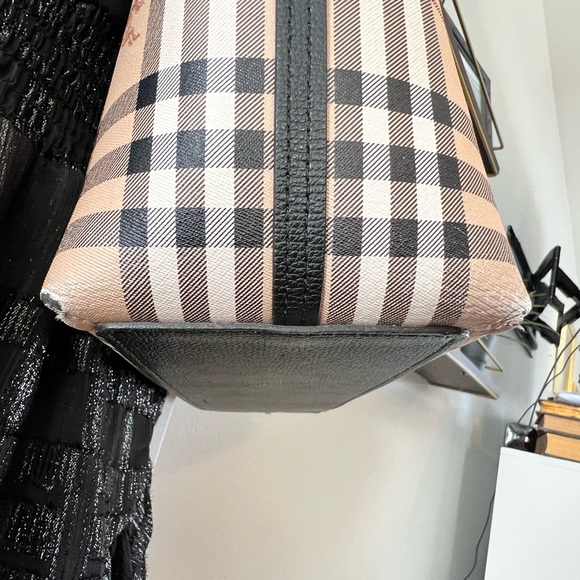 Burberry Haymarket Checkleather Reverse Tote - Picture 3 of 10